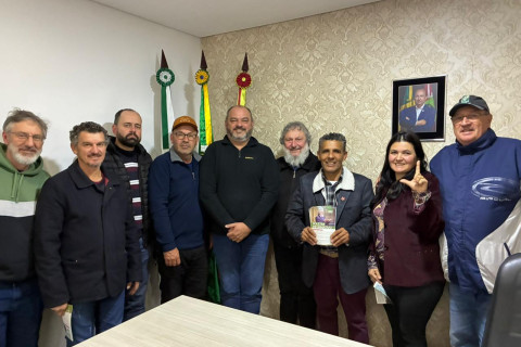 Deputado Padre Pedro cumpre agenda em Palmeira e recebe agradecimento por emenda